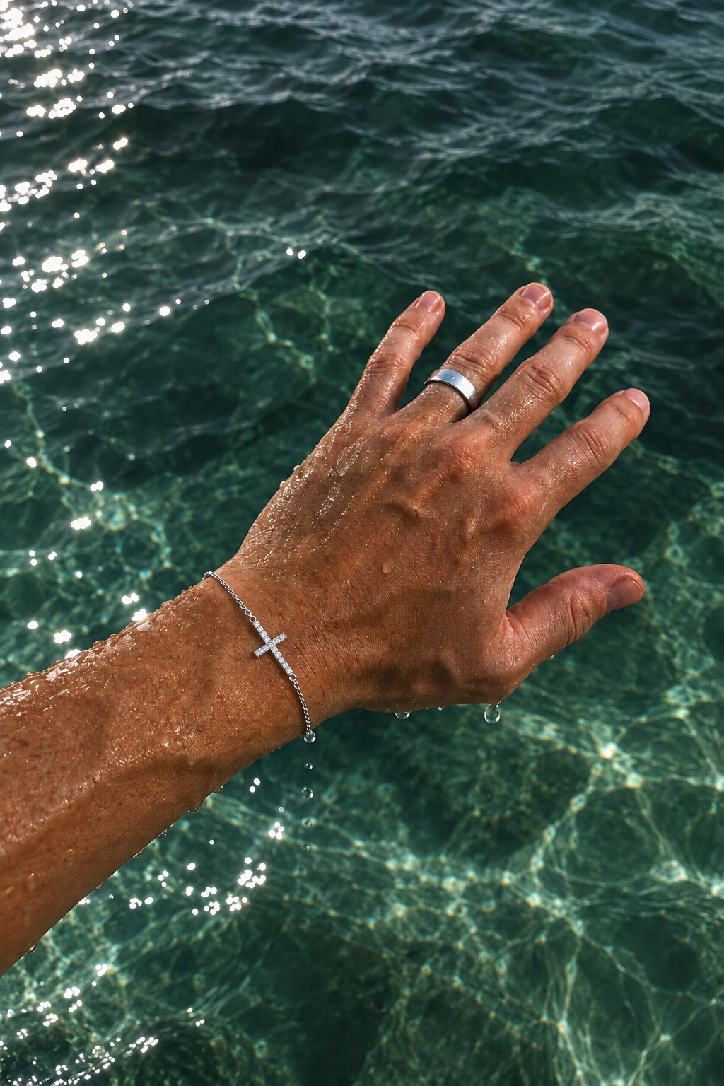 DIAMOND CROSS BRACELET